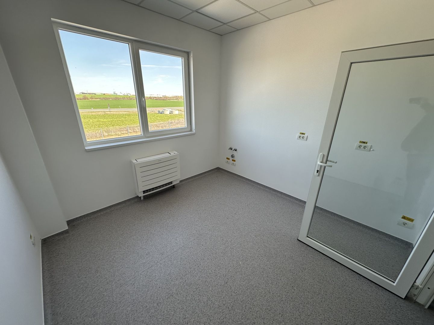 Hala depozitare cu birouri zona de N - Poză 12