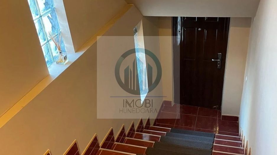 Investiție sigura, zona excelenta–Pensiune funcționala, Str.Horea Deva - Poză 12