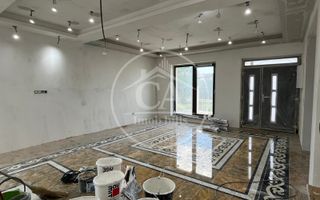 Casă de vânzare P+E+M cu 7 camere in Cartierul Grigorescu, Oradea - Poză 2