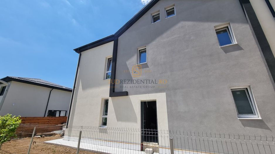 Vila moderna cu 5 camere, P+1+M, acces metrou Berceni - Poză 2