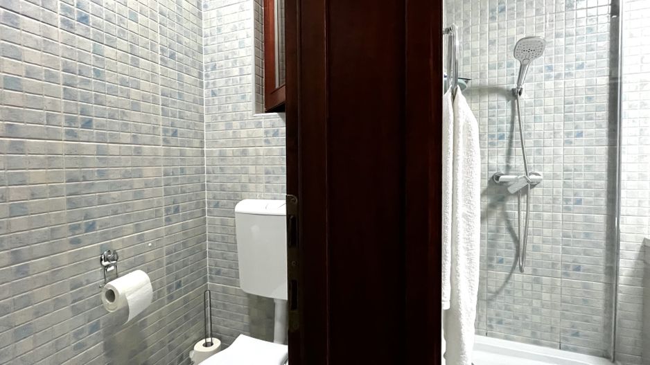 Casa spațioasă și primitoare cu garaj dublu, în Braytim – Soarelui - Poză 31