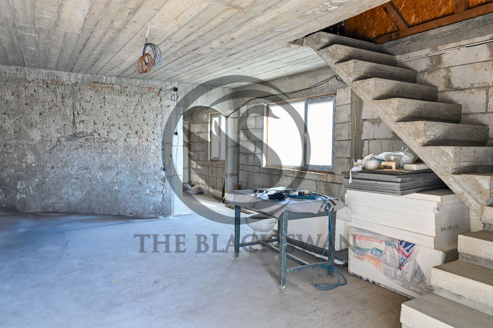 Casa la gri de vanzare | Zona Centrala - Bucov | Comision 0% - Poză 4