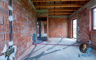 Vilă spațioasă cu vedere la pădure, la doar 15 minute de Bacău! - Poză 23