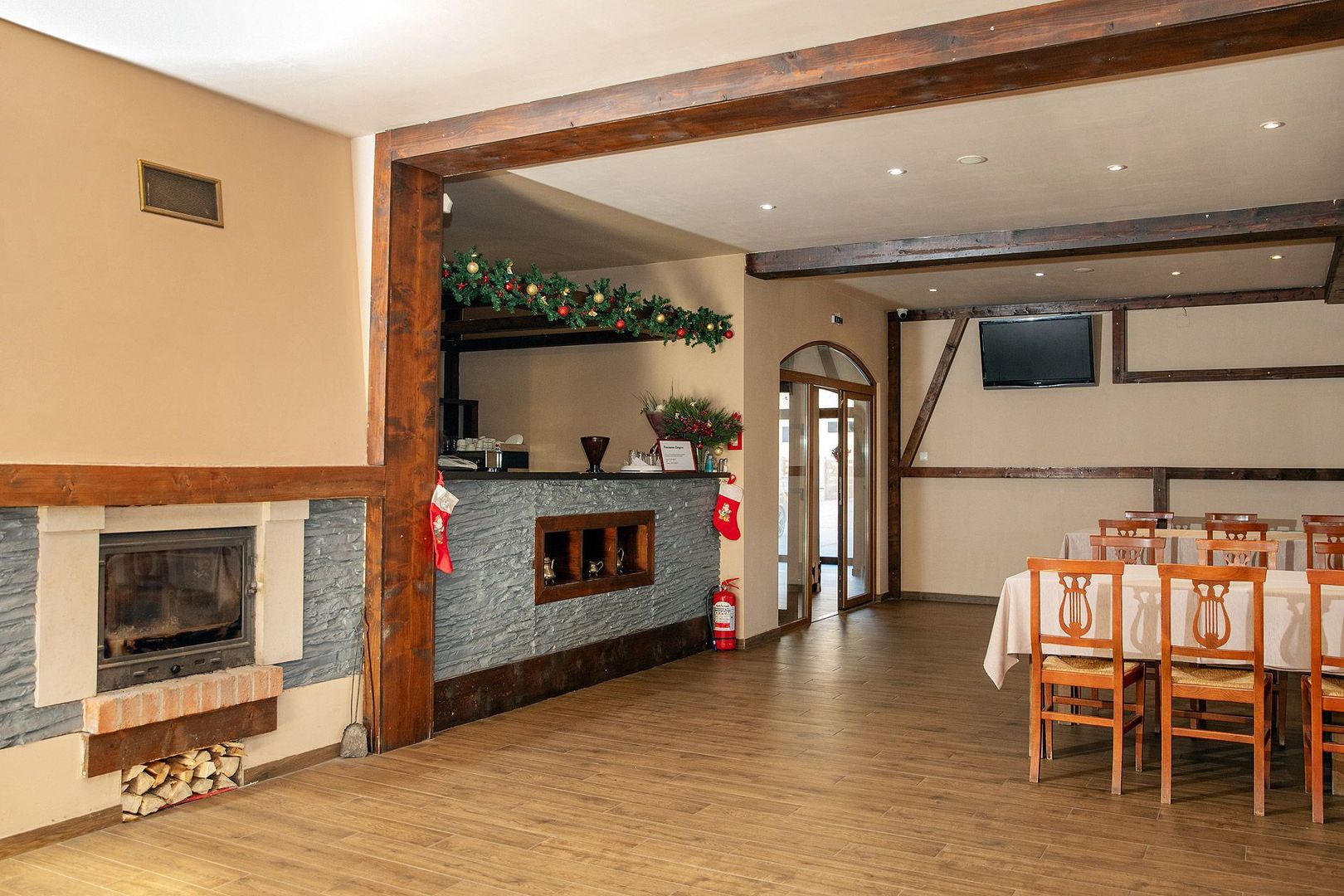 Pensiune, teren 4.460 mp, Hidișelul de Jos, Bihor. 685.000 Euro (neg). - Poză 16