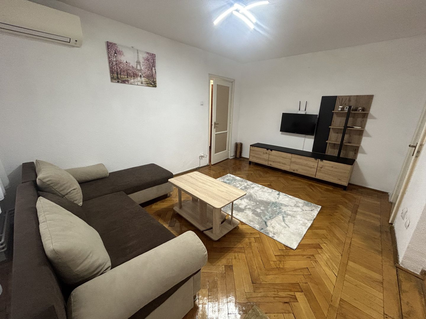 3 Camere Vatra Luminoasa - Poză 1