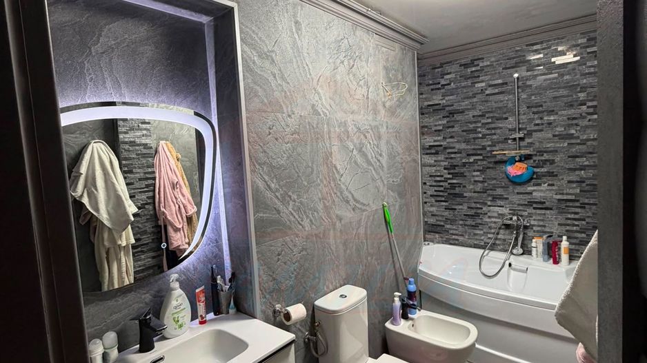 De vanzare apartament 3 camere Parter Mazepa 1 - Poză 14