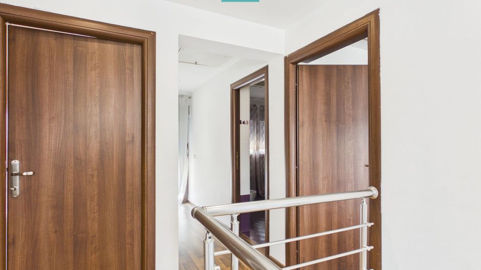 Vilă cu 4 camere in Livada - Poză 15