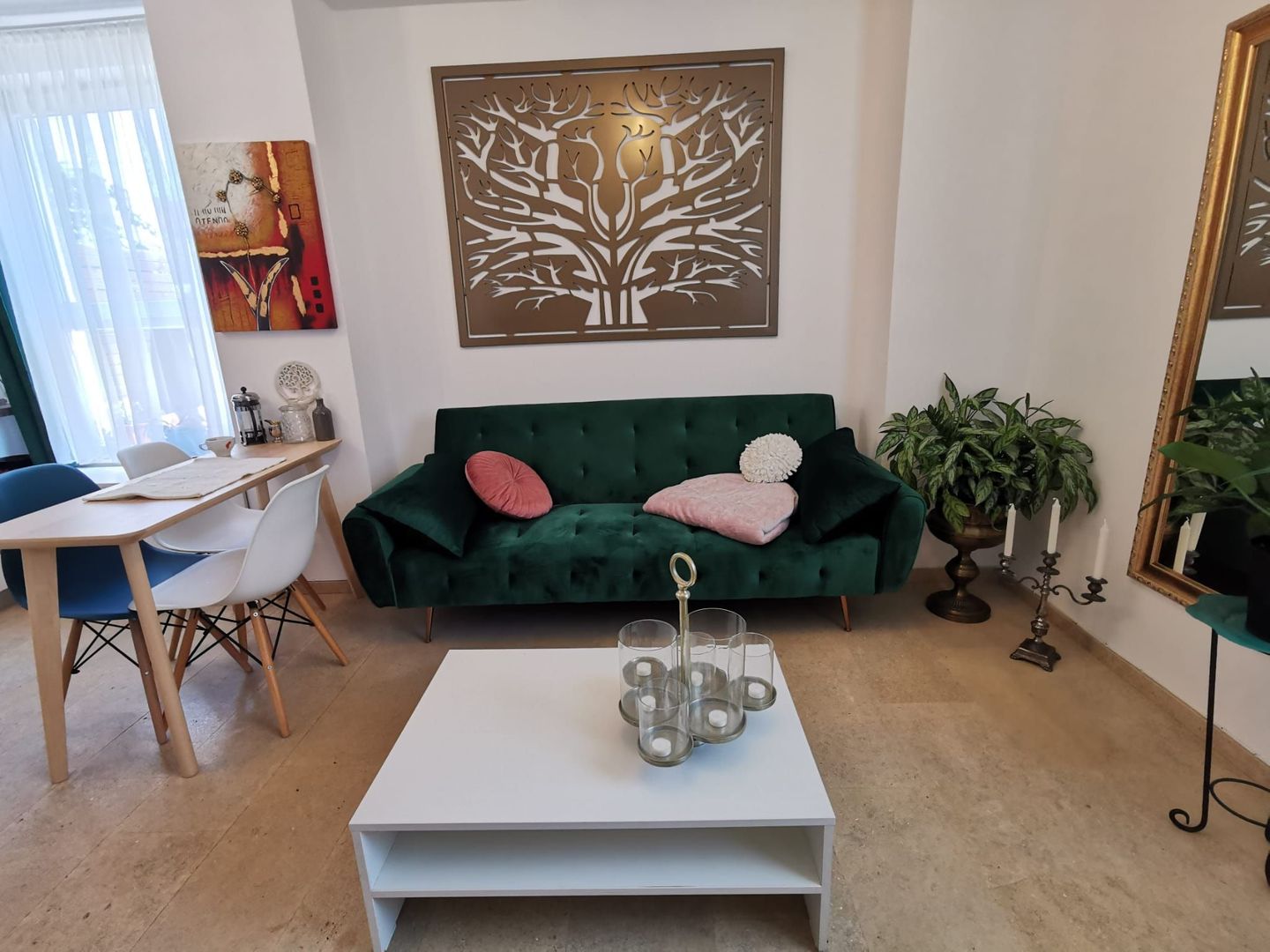 Apartament cu doua camere si loc de parcare - Poză 2