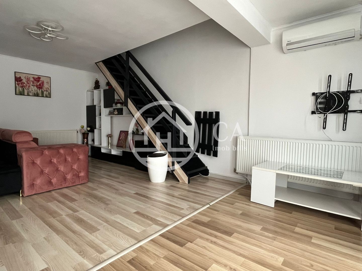Casă de vânzare tip duplex cu 4 camere în Nojorid, Oradea. - Poză 8
