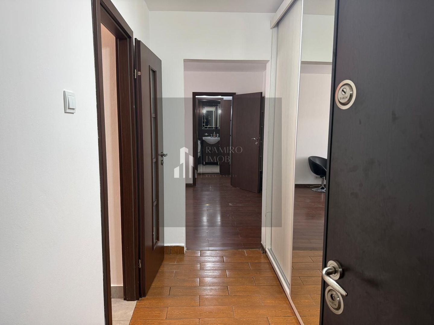 Apartament 3 camere semidecomandat Drumul Taberei - Poză 7