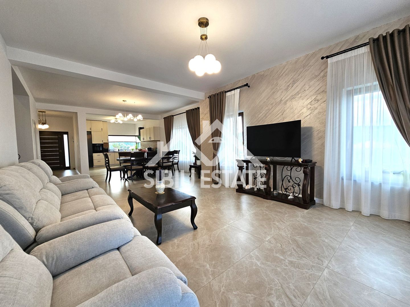 Casa Sibiu Cisnadioara, casa cu garaj, 5 camere, 3 bai - Poză 4