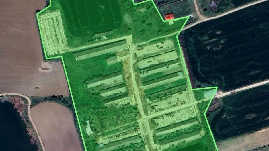 Vând teren intravilan 10 hectare Crevedia, cu gaze și curent. - Poză 1