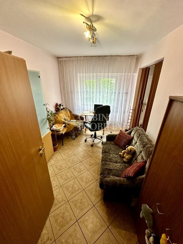 4 Camere Decomandat - Etaj 1 - Bloc din 1989 - Zona CUG - Poză 9