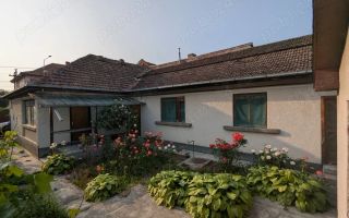 Casa 4 cam., teren 788 mp, str Argesului - Poză 1