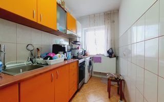 Apartament cu 4 camere de vanzare, Cetate - Poză 4