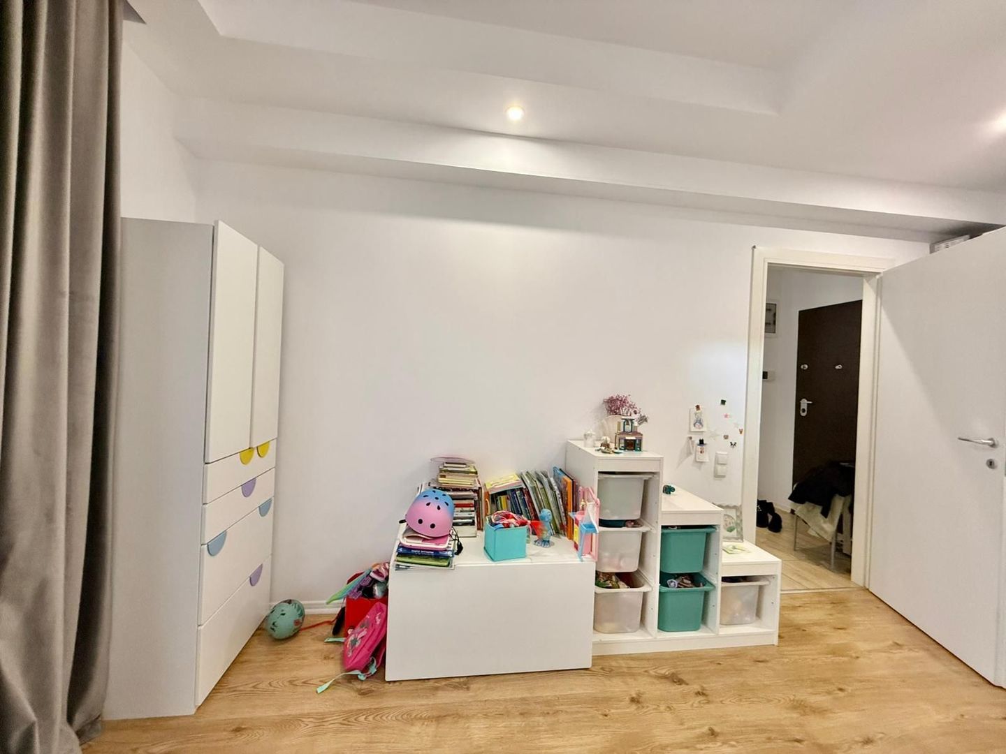 COSMOPOLIS - Apartament cu 3 camere, mobilat si utilat. - Poză 8