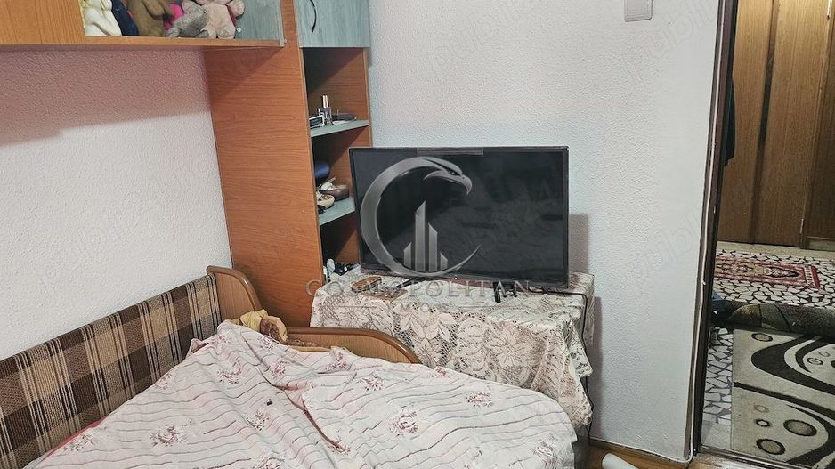 Apartament cu 3 camere zona Centru/Bazar ~ etaj 3 ~ cu imbunatatiri - Poză 5