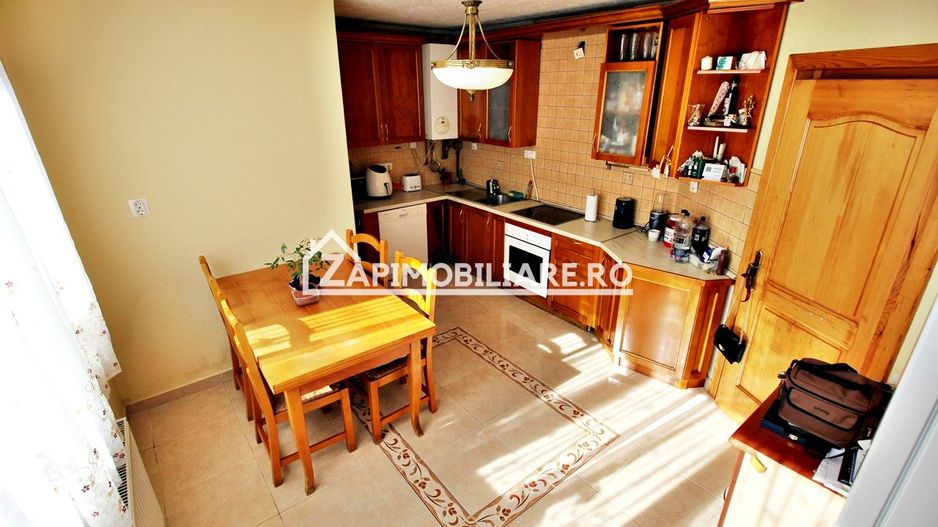 Casa 4 camere,2 bai,1 garaj,150mp,688 mp teren, 0% comision - Poză 7