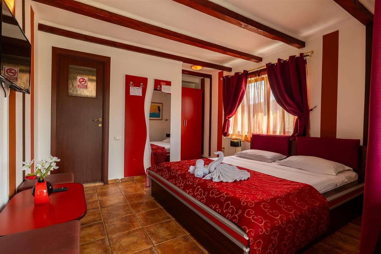 Pensiune cocheta, la poalele emblematicei Cetati Rasnov, Brasov - Poză 5