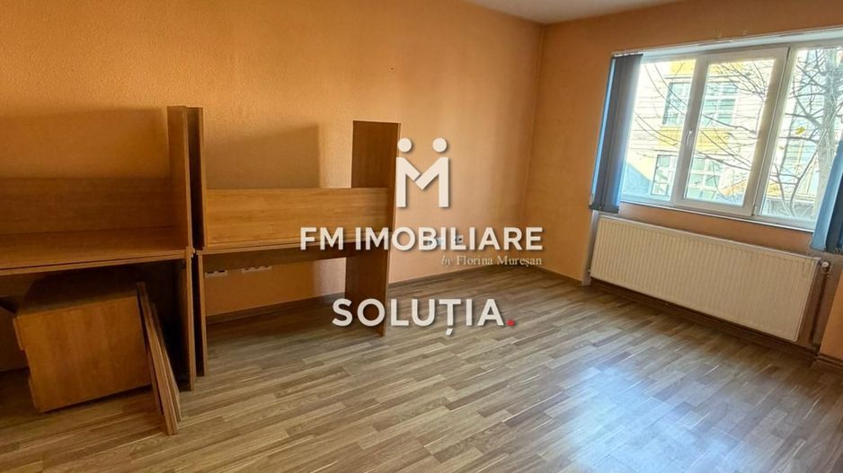 Apartament de vanzare 2 camere , etaj 1 - zona Piata Revolutiei - Poză 1