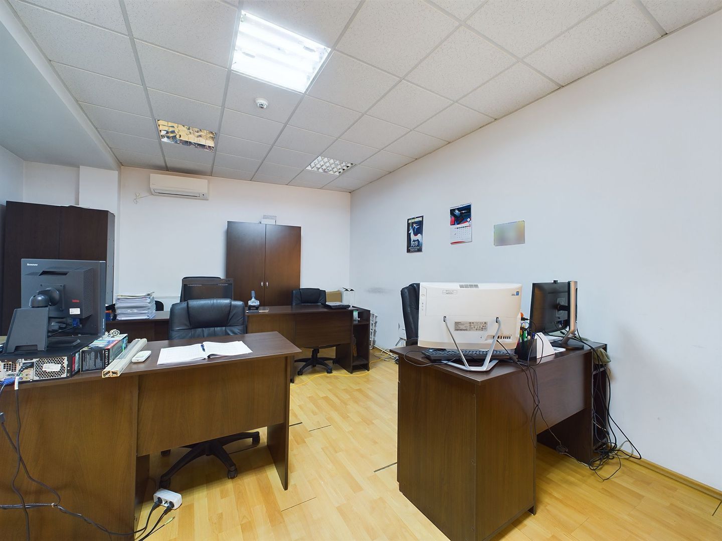 Clădire de birouri cu chiriași existenți - Poză 12