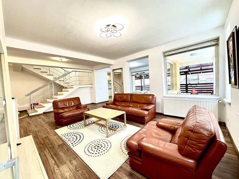 Casa de inchiriat - intrarea în Dumbravita - Poză 4