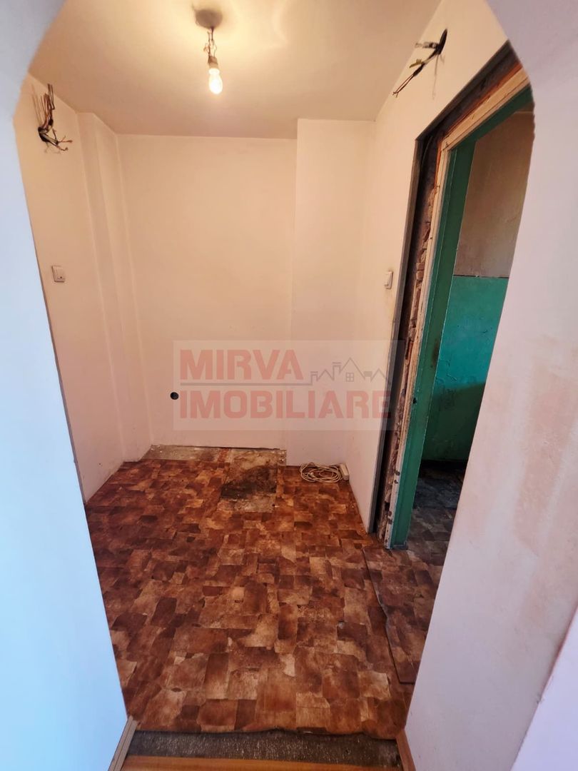 Apartament 2 camere de vanzare, Nord, bloc cu bulina - Poză 2