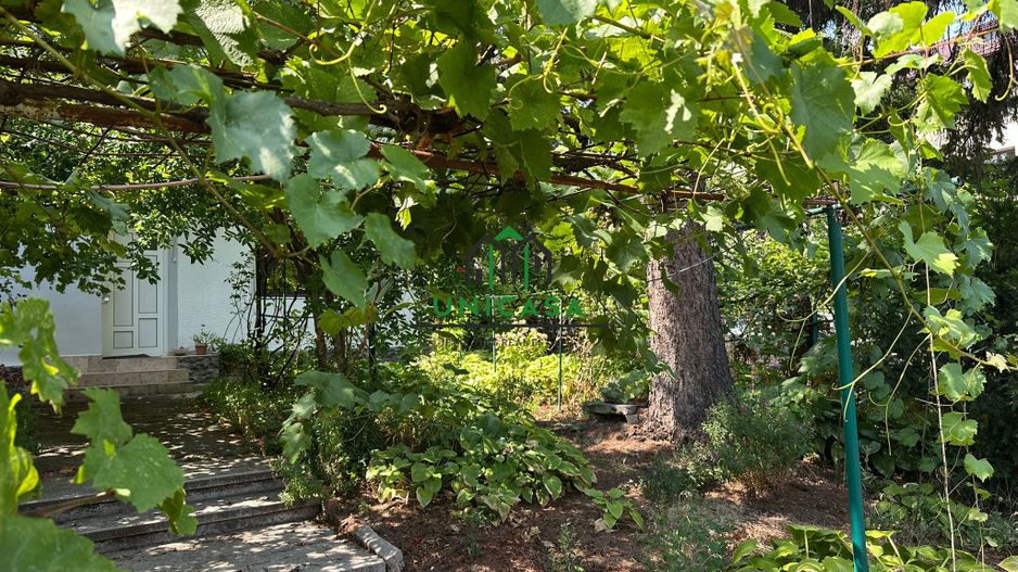 Casa si teren  - Zona Ultracentrala - Poză 2