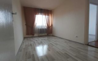 Apartament de vanzare, 2 camere, balcon inchis, 45 mp utili, Sebes - Poză 1