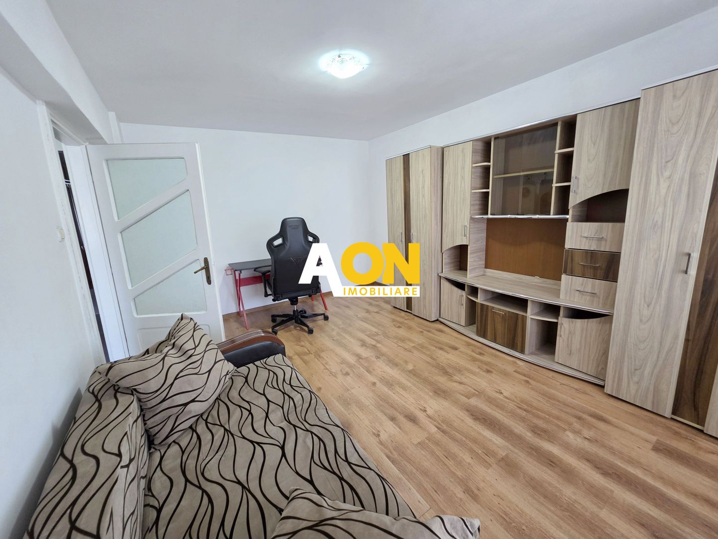 Apartament 2 camere, 50 mp utili, renovat, mobilat, utilat - Poză 3