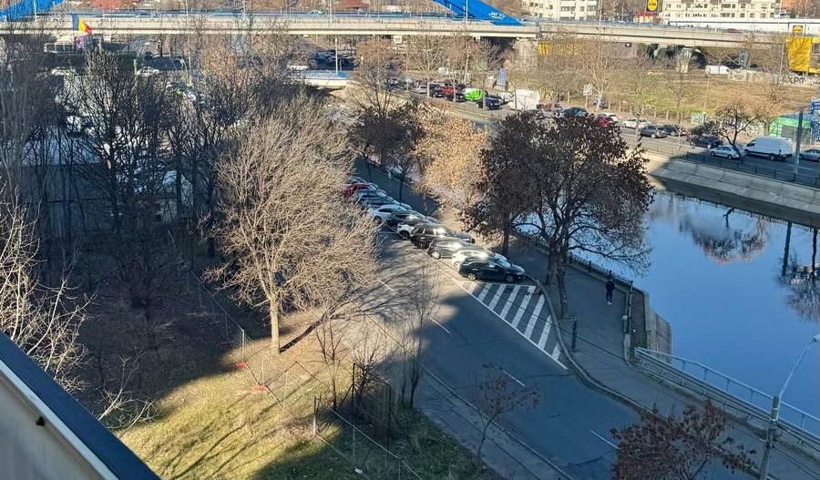 De vanzare - 3 camere decomandat etaj 4 - Splaiul Unirii - Poză 17