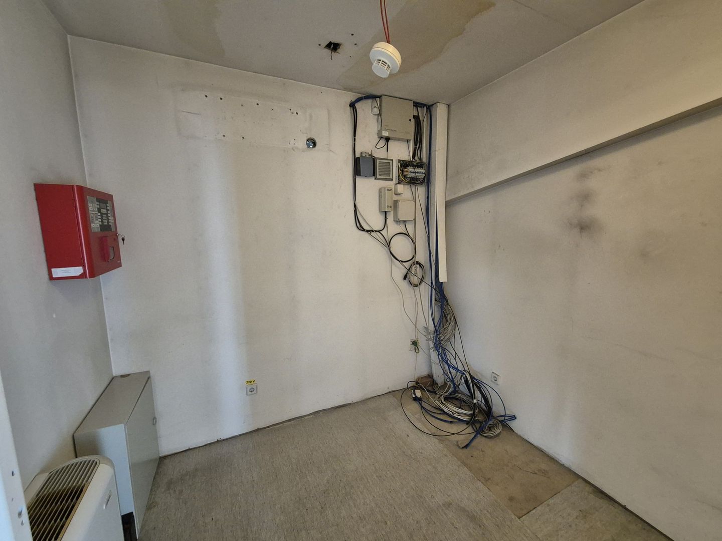 Hala 1040 mp + Spatiu de birouri 400 mp - Militari - Poză 17