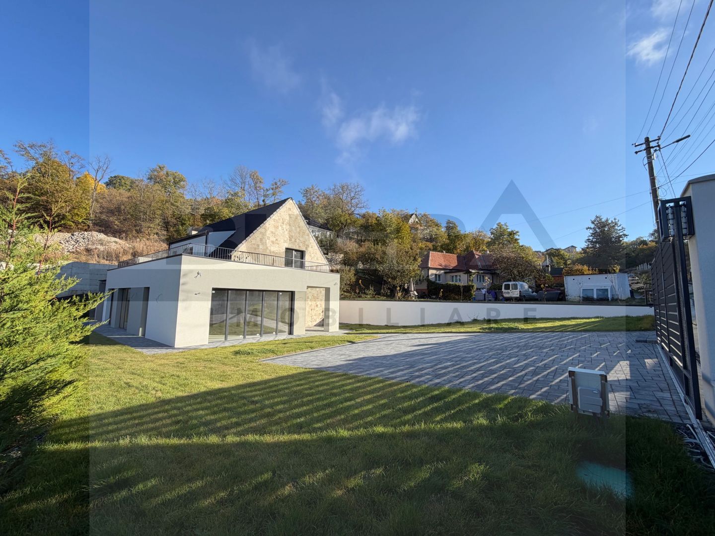 Casa cu arhitectura moderna 200mp, teren 800mp, Rooftop, zona Feleacu - Poză 2