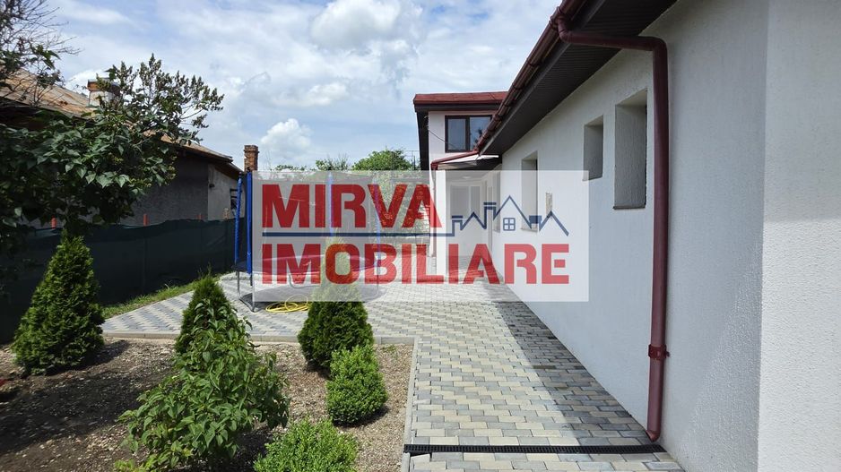 🏡 Casă renovată cu 6 camere, teren 557 mp – Berceni, Prahova - Poză 9