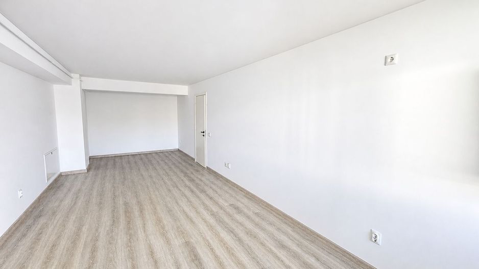 Apartament FINALIZAT 2 camere , 65mp. Copou 115000 euro TVA inclus - Poză 2