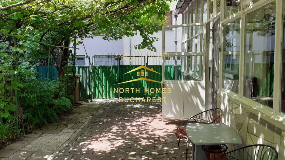 Casa de vanzare - Domenii - Poză 1