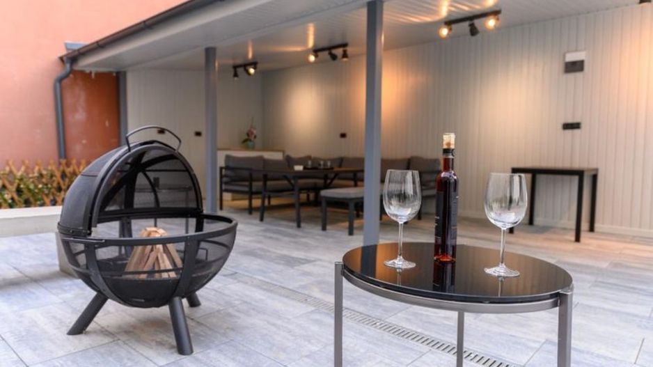 AP. 2 CAMERE OBOR, NOU, BUCATARIE DESCHISA, CURTE, METROU 5 MINUTE - Poză 12