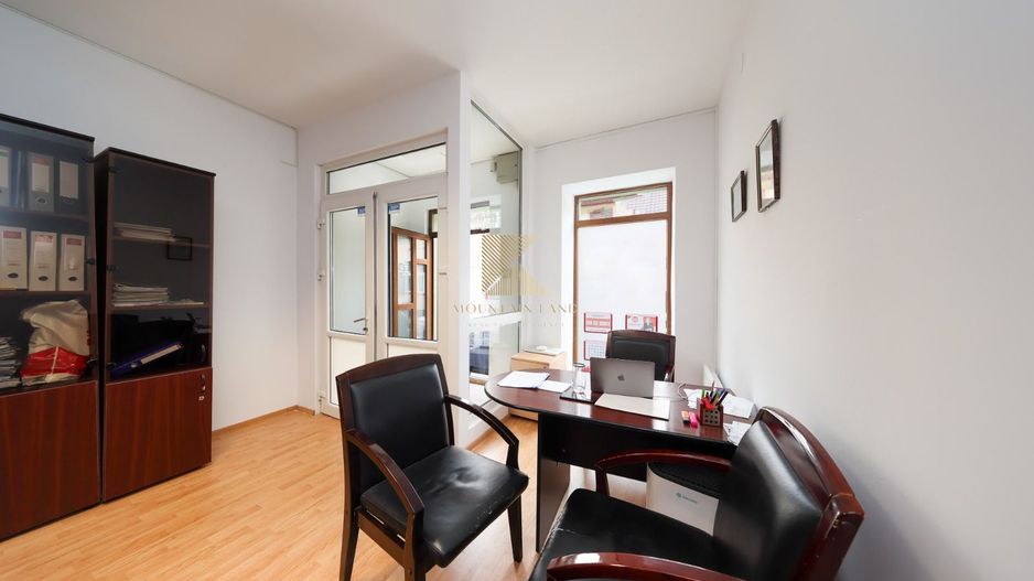 Locație rară în Brașov: ideal pentru regim hotelier sau business - Poză 1