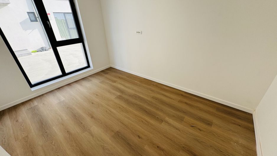Apartament 3 camere si  CURTE mare, Otopeni 23 august - Poză 10