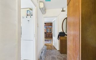 Apartament cu 3 camere, decomandat în Dâmbovița - Poză 3