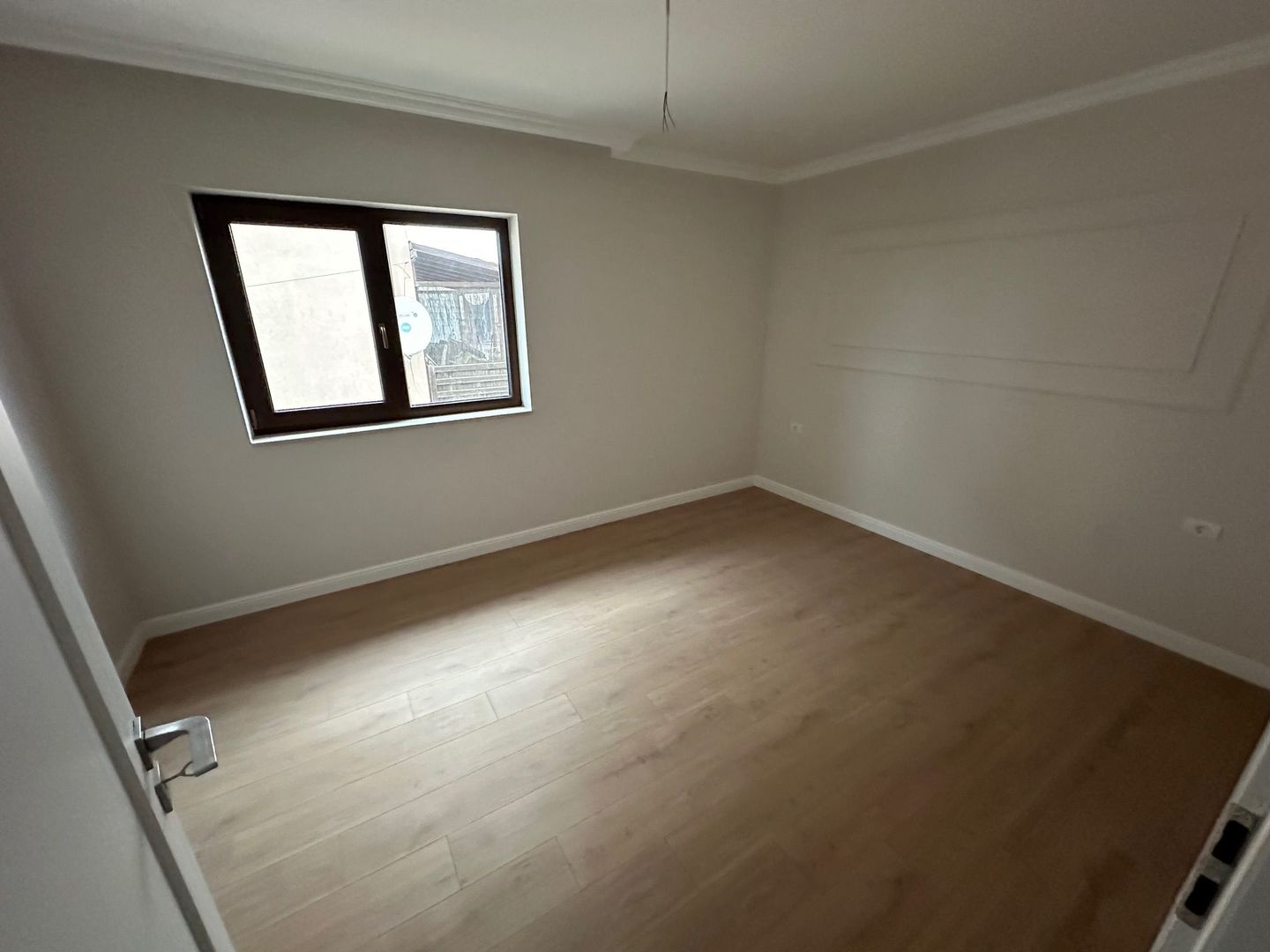 CASA TIP DUPLEX DESPARTIT PRIN GARAJ - Poză 34