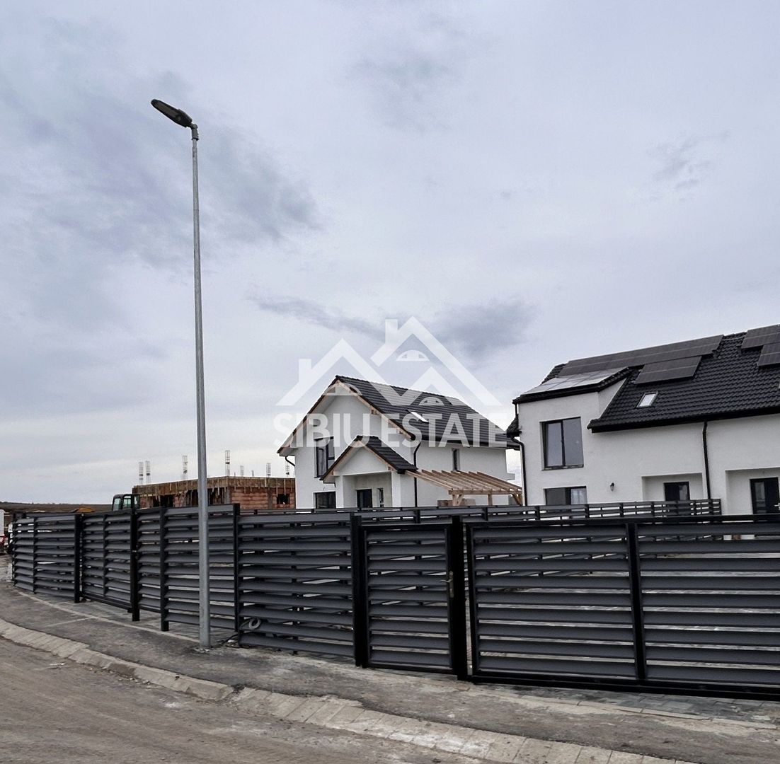 Casa PREMIUM | Carport | Pompa de Caldura DAIKIN | 441 mp teren - Poză 3