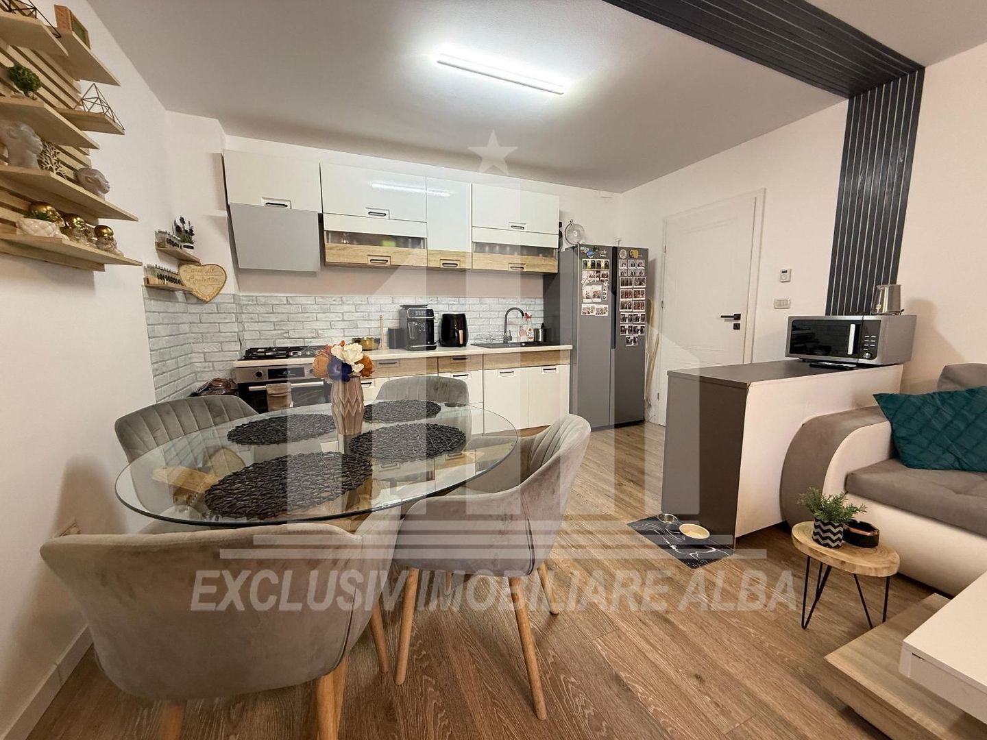 Apartament 2 camere, bloc nou Cetate - Poză 1