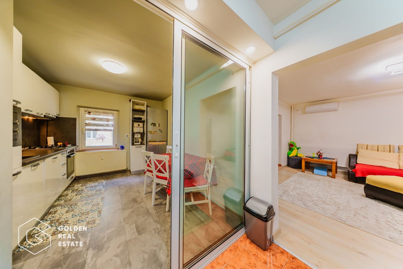 Apartament 3 camere, Micalaca, zona Miorita, parter, comision 0% - Poză 6