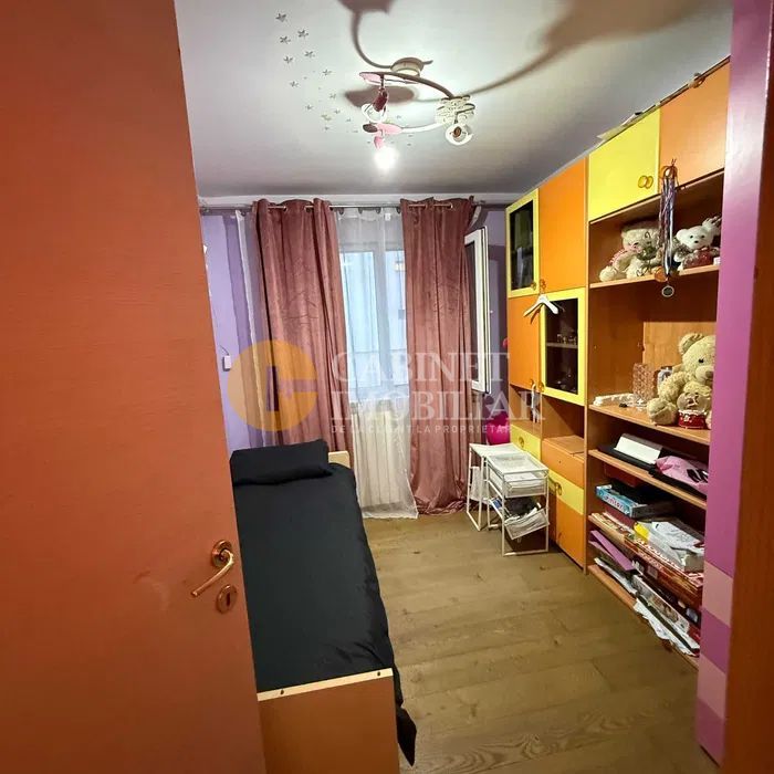 4 Camere Semidecomandat - Mobilat/Utilat  - Etaj 2 - Zona Mircea Cel Bătrân - Poză 4