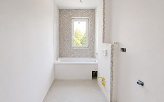 Apartament 2 camere + gradina 50 mp, la cheie , Cristian - Poză 4