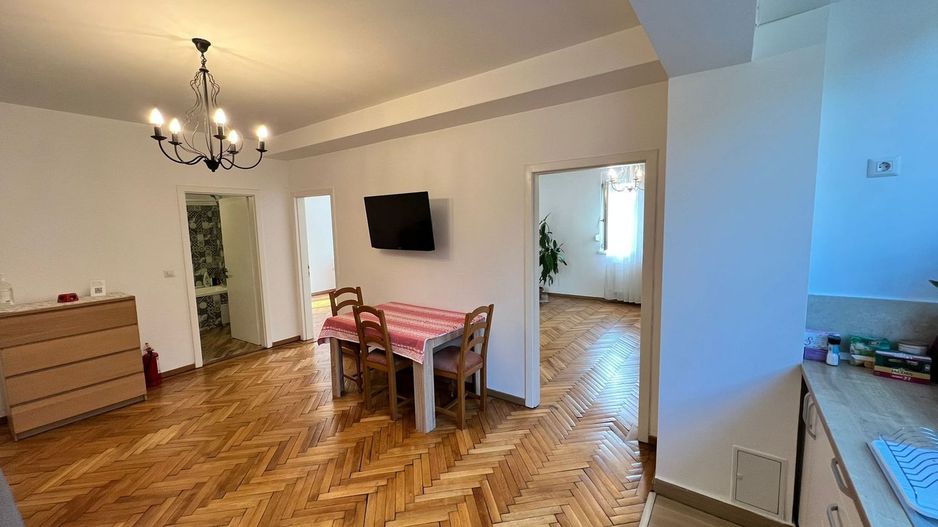 Apartament spatios cu 3 camere | 100 mp | Balcon | Curte | Central - Poză 4