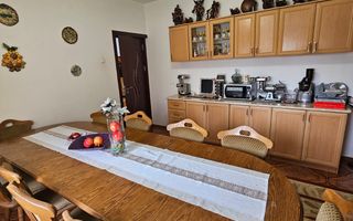 Casa- Str Tismana, zona Spitalul nr 1 - Poză 9