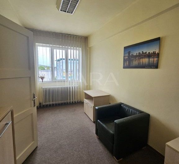 Apartament cu 2 camere, Piața Mihai Viteazu, ideal locuit sau birou. - Poză 4