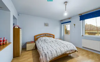 Casă situată Central în Dumbrăvița - Poză 17